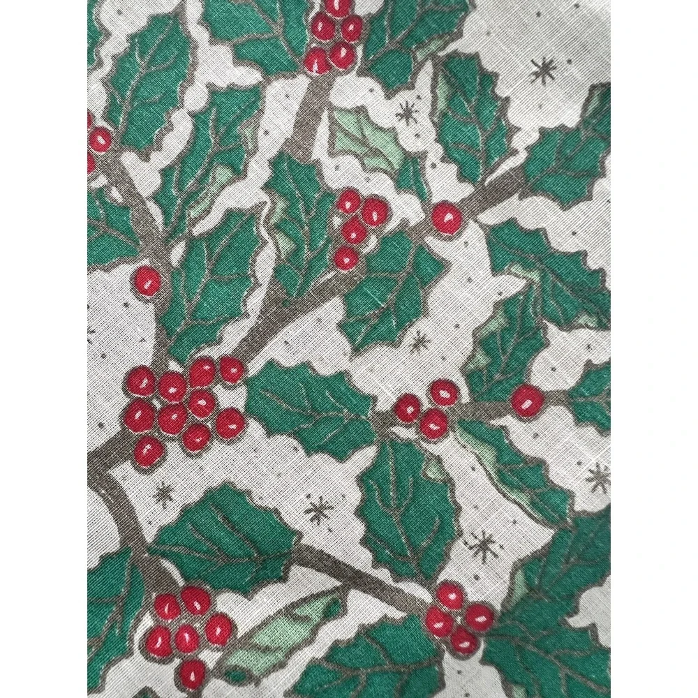Leacock English Holly Square Christmas Table Cloth 52